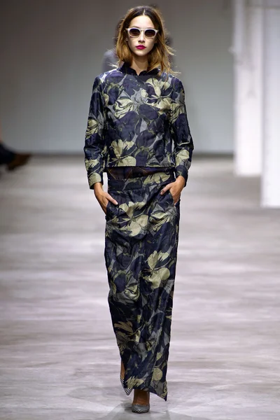 Look 35